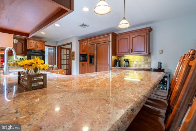 1397 EDGEVIEW ST, East Greenville, PA 18041