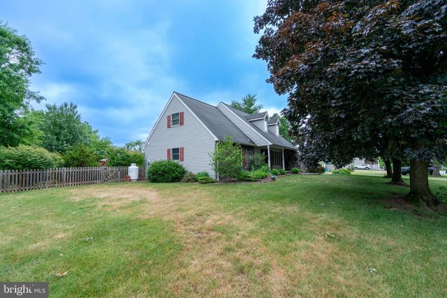 1397 EDGEVIEW ST, East Greenville, PA 18041