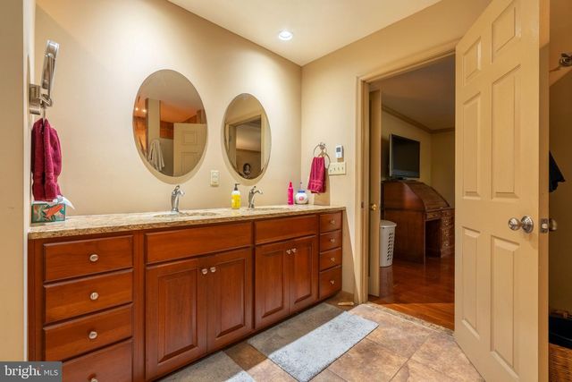 1397 EDGEVIEW ST, East Greenville, PA 18041