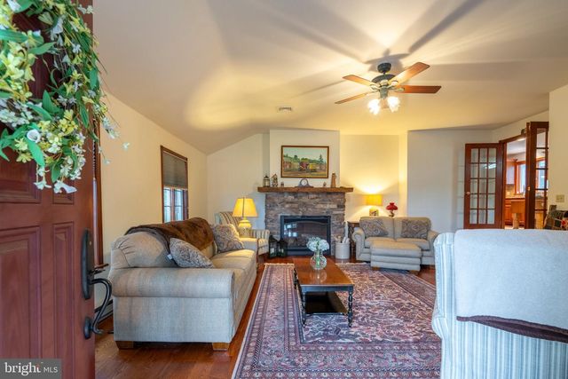 1397 EDGEVIEW ST, East Greenville, PA 18041