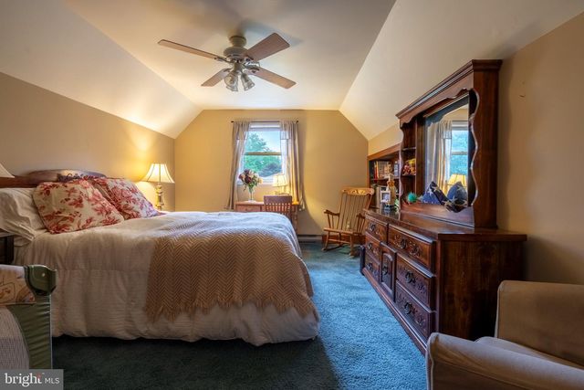 1397 EDGEVIEW ST, East Greenville, PA 18041