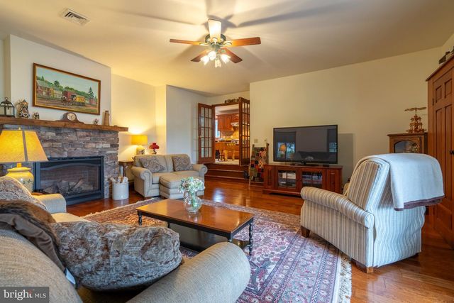 1397 EDGEVIEW ST, East Greenville, PA 18041