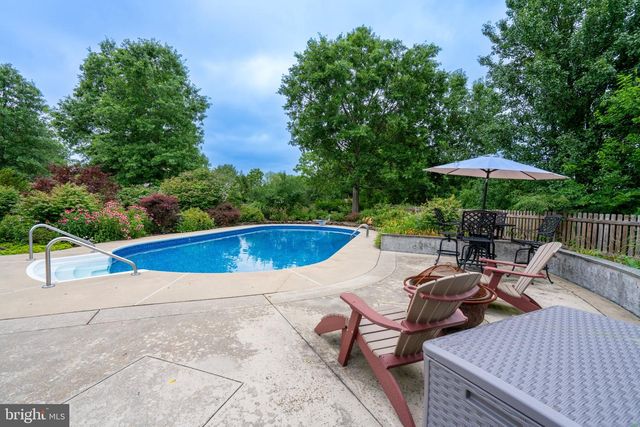 1397 EDGEVIEW ST, East Greenville, PA 18041