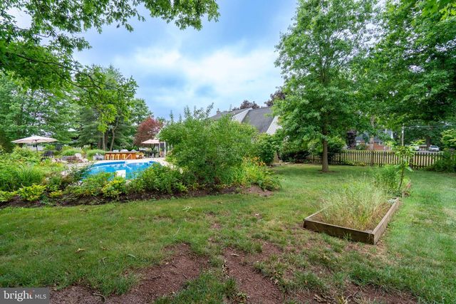 1397 EDGEVIEW ST, East Greenville, PA 18041