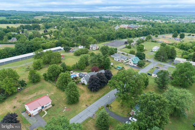 1397 EDGEVIEW ST, East Greenville, PA 18041