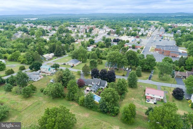 1397 EDGEVIEW ST, East Greenville, PA 18041