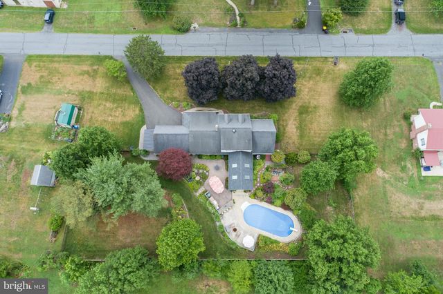 1397 EDGEVIEW ST, East Greenville, PA 18041