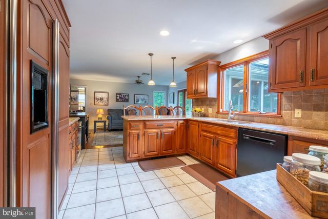 1397 EDGEVIEW ST, East Greenville, PA 18041