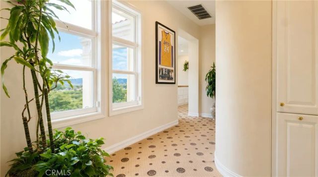 19167 Briarfield Way, Tarzana, CA 91356
