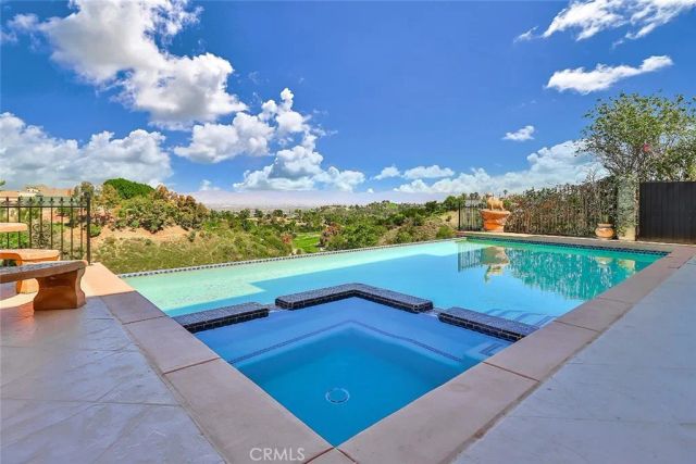 19167 Briarfield Way, Tarzana, CA 91356