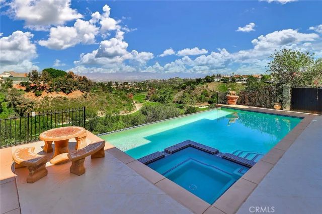 19167 Briarfield Way, Tarzana, CA 91356