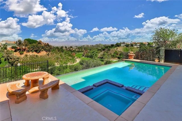 19167 Briarfield Way, Tarzana, CA 91356