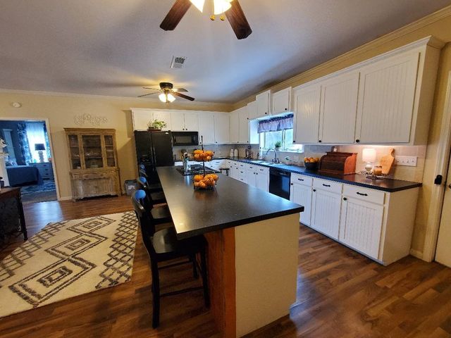 420 Hcr 2421 W, Hillsboro, TX 76645