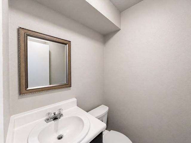 921 W Rochelle Road, Irving, TX 75062