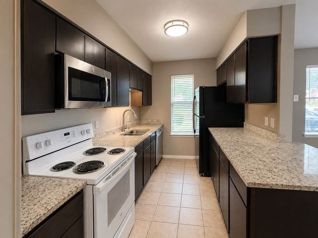 921 W Rochelle Road, Irving, TX 75062
