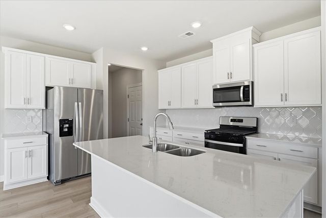 200 Moretx Place, Spartanburg, SC 29306
