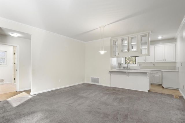 5902 Oak Ave, Carmichael, CA 95608