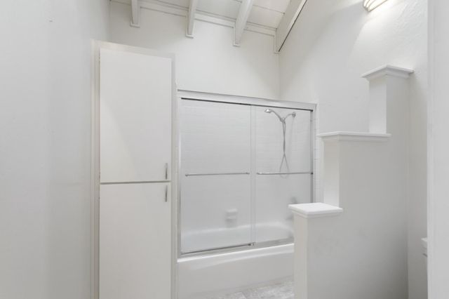 5902 Oak Ave, Carmichael, CA 95608