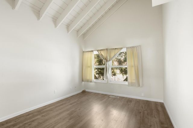 5902 Oak Ave, Carmichael, CA 95608