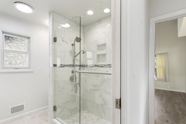 5902 Oak Ave, Carmichael, CA 95608