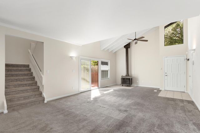 5902 Oak Ave, Carmichael, CA 95608