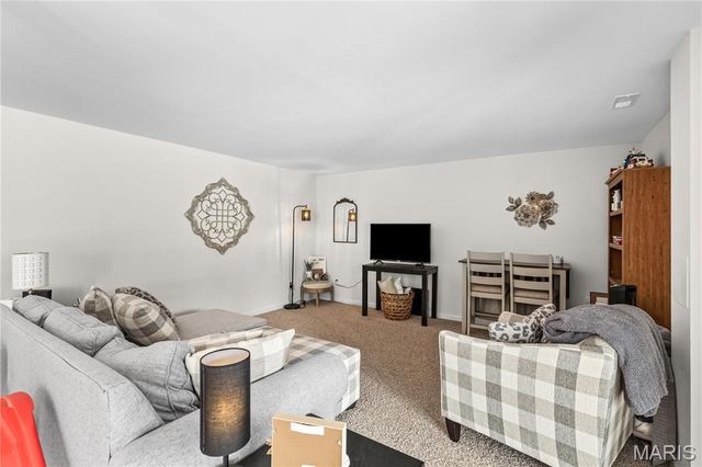 111 Coltens Place, Winfield, MO 63389