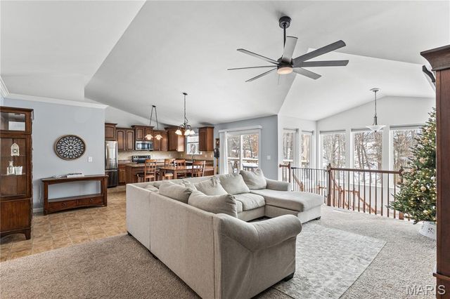 111 Coltens Place, Winfield, MO 63389