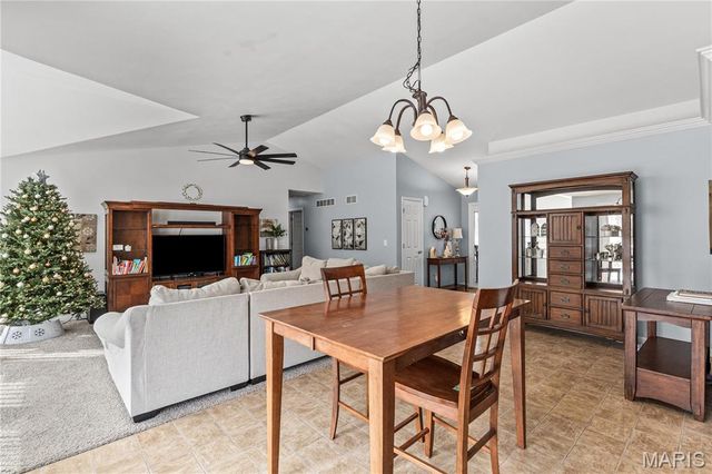 111 Coltens Place, Winfield, MO 63389