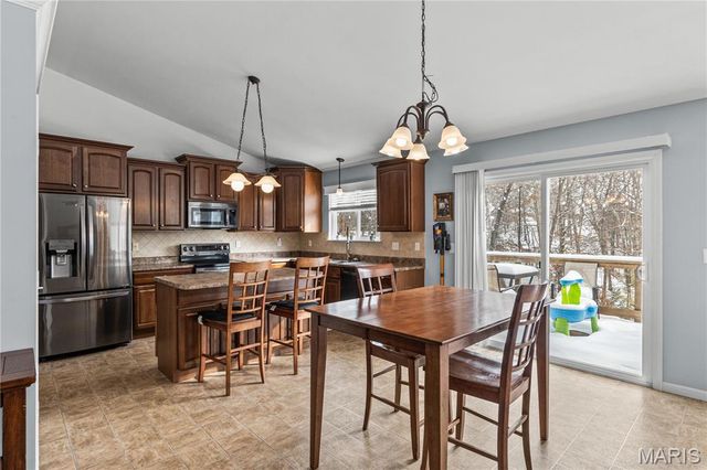 111 Coltens Place, Winfield, MO 63389