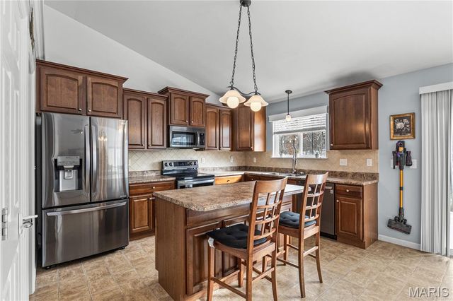 111 Coltens Place, Winfield, MO 63389