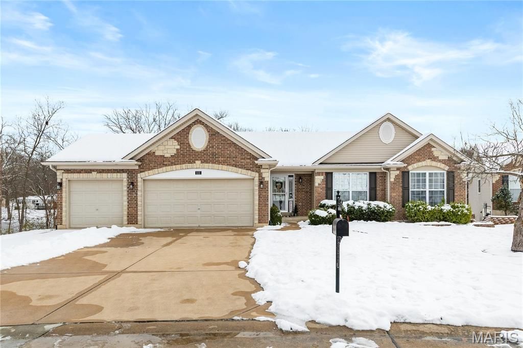 111 Coltens Place, Winfield, MO 63389