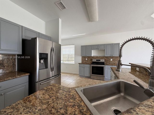 4045 NE 15th St, Homestead, FL 33033