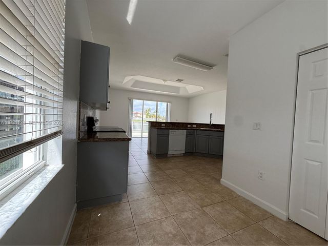 4045 NE 15th St, Homestead, FL 33033