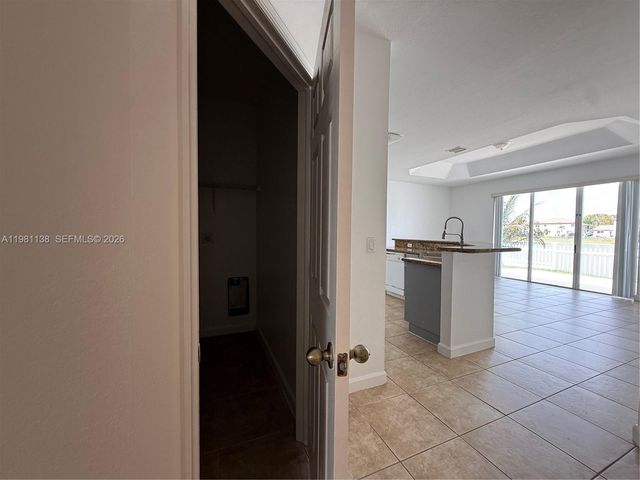 4045 NE 15th St, Homestead, FL 33033