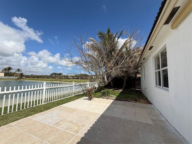 4045 NE 15th St, Homestead, FL 33033