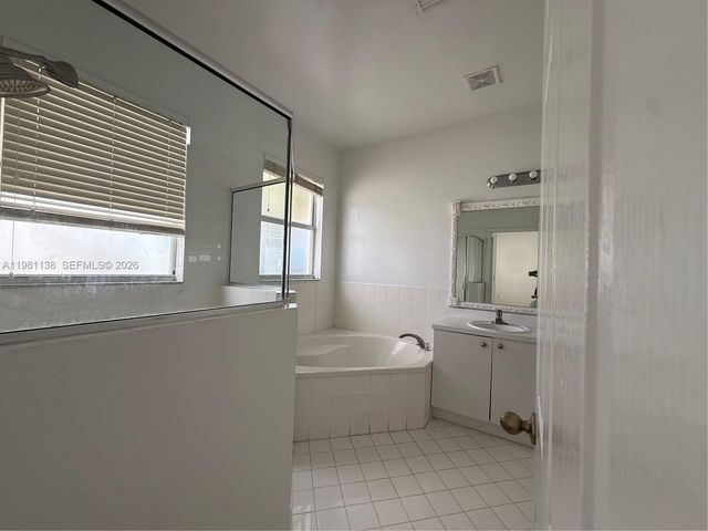 4045 NE 15th St, Homestead, FL 33033