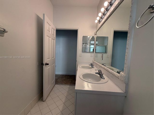 4045 NE 15th St, Homestead, FL 33033