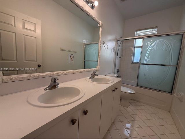 4045 NE 15th St, Homestead, FL 33033