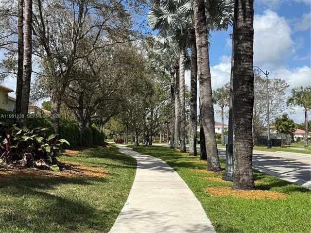 4045 NE 15th St, Homestead, FL 33033