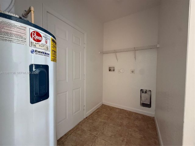 4045 NE 15th St, Homestead, FL 33033