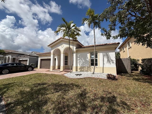 4045 NE 15th St, Homestead, FL 33033