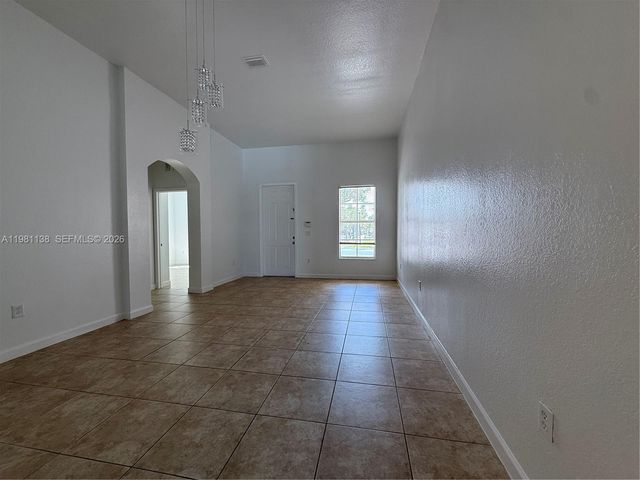 4045 NE 15th St, Homestead, FL 33033