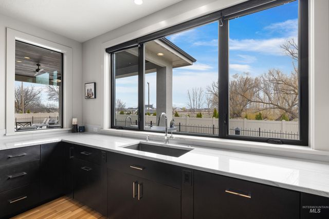 9828 W Broadford, Star, ID 83669