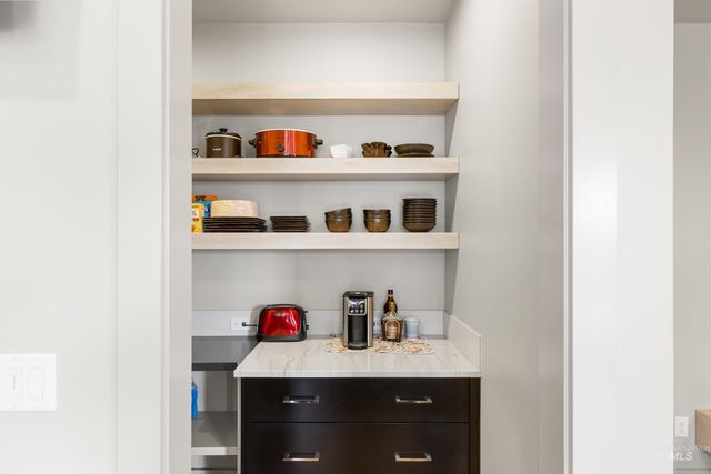 9828 W Broadford, Star, ID 83669