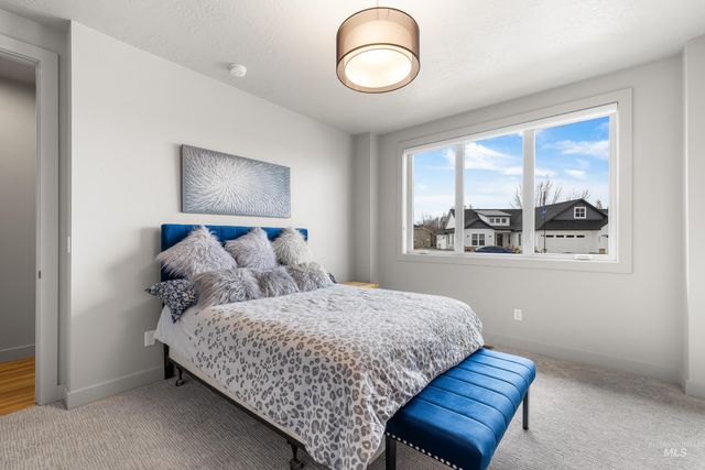 9828 W Broadford, Star, ID 83669