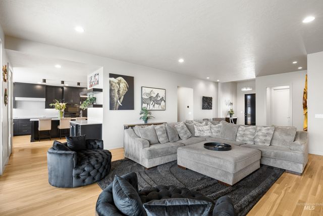 9828 W Broadford, Star, ID 83669