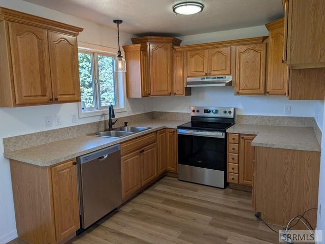 4822 S Streeter Avenue, Ammon, ID 83406