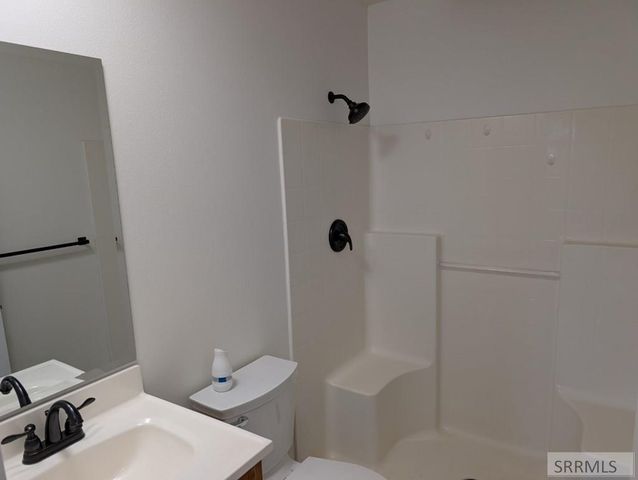 4822 S Streeter Avenue, Ammon, ID 83406