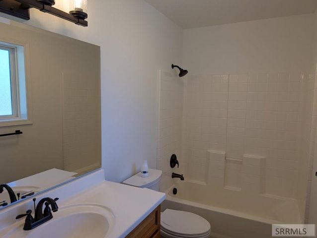 4822 S Streeter Avenue, Ammon, ID 83406