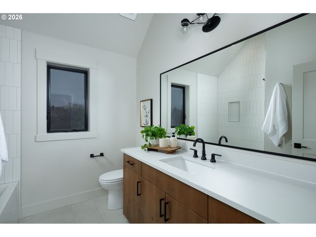 1116 Rock Creek Rd, Hood River, OR 97031